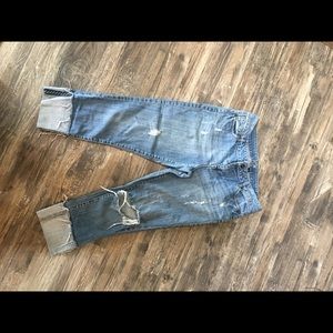 Women’s distressed cuffed capris